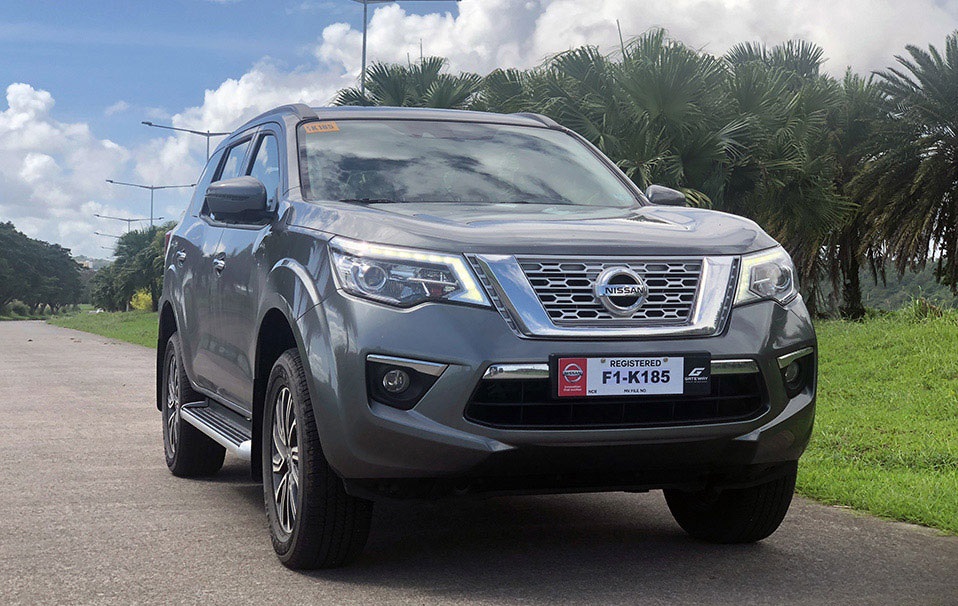 Cho thuê xe tự lái 7 chỗ Nissan Terra Cho thuê xe tự lái 7 chỗ Nissan Terra